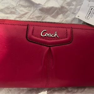 New with Tag Coach Sv/Fuchsia ASHLEY LEATHER ZIP AROUND F48102 Below $248 Retail